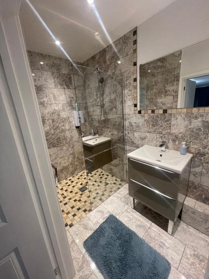 Beautiful En-Suite Bedroom Ipswich Bagian luar foto